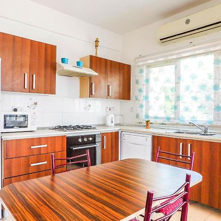 Rix Apartments كيرينيا المظهر الخارجي الصورة
