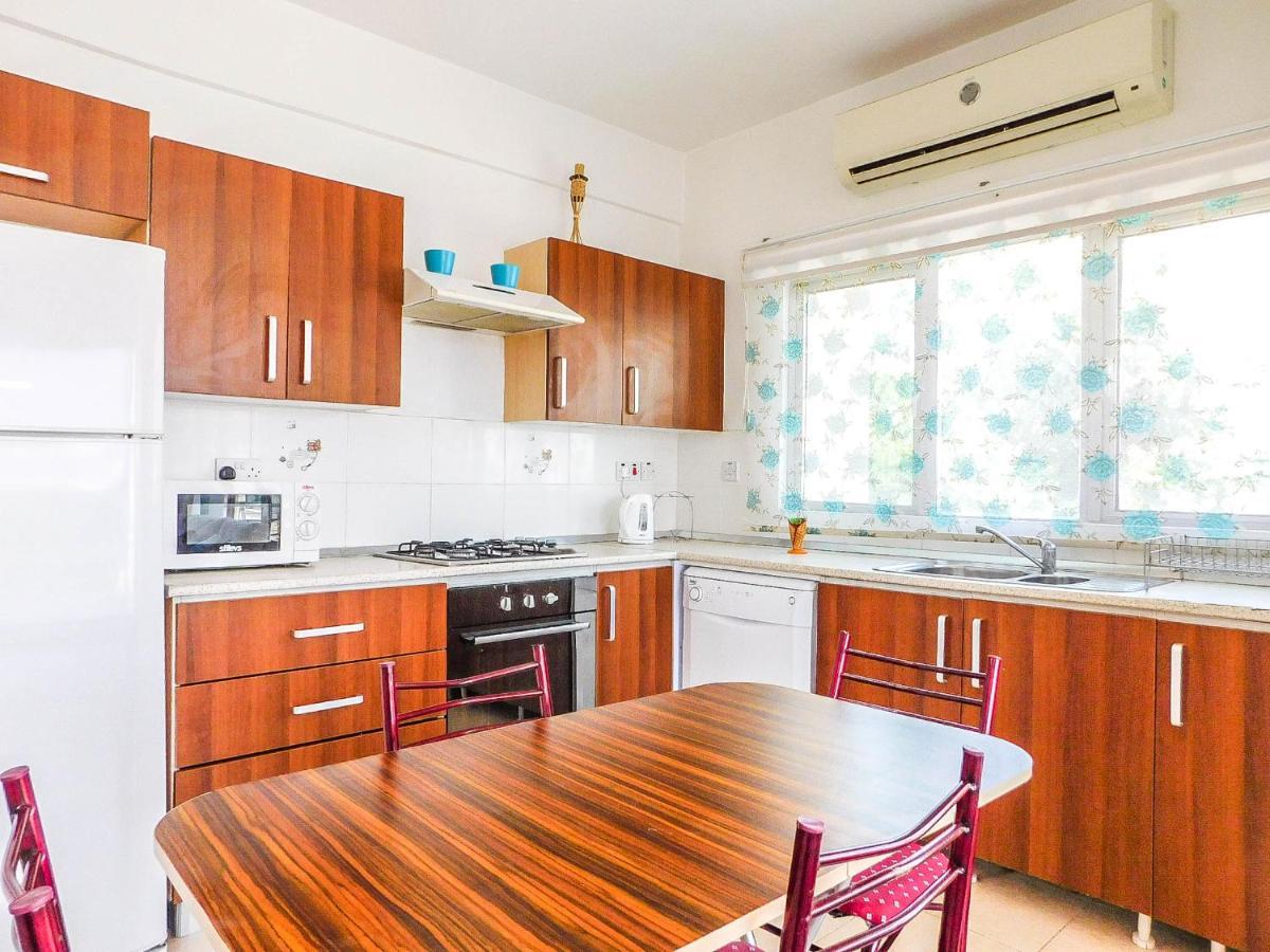 Rix Apartments كيرينيا المظهر الخارجي الصورة