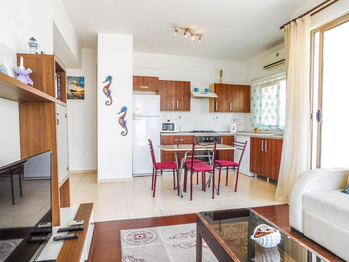 Rix Apartments كيرينيا المظهر الخارجي الصورة