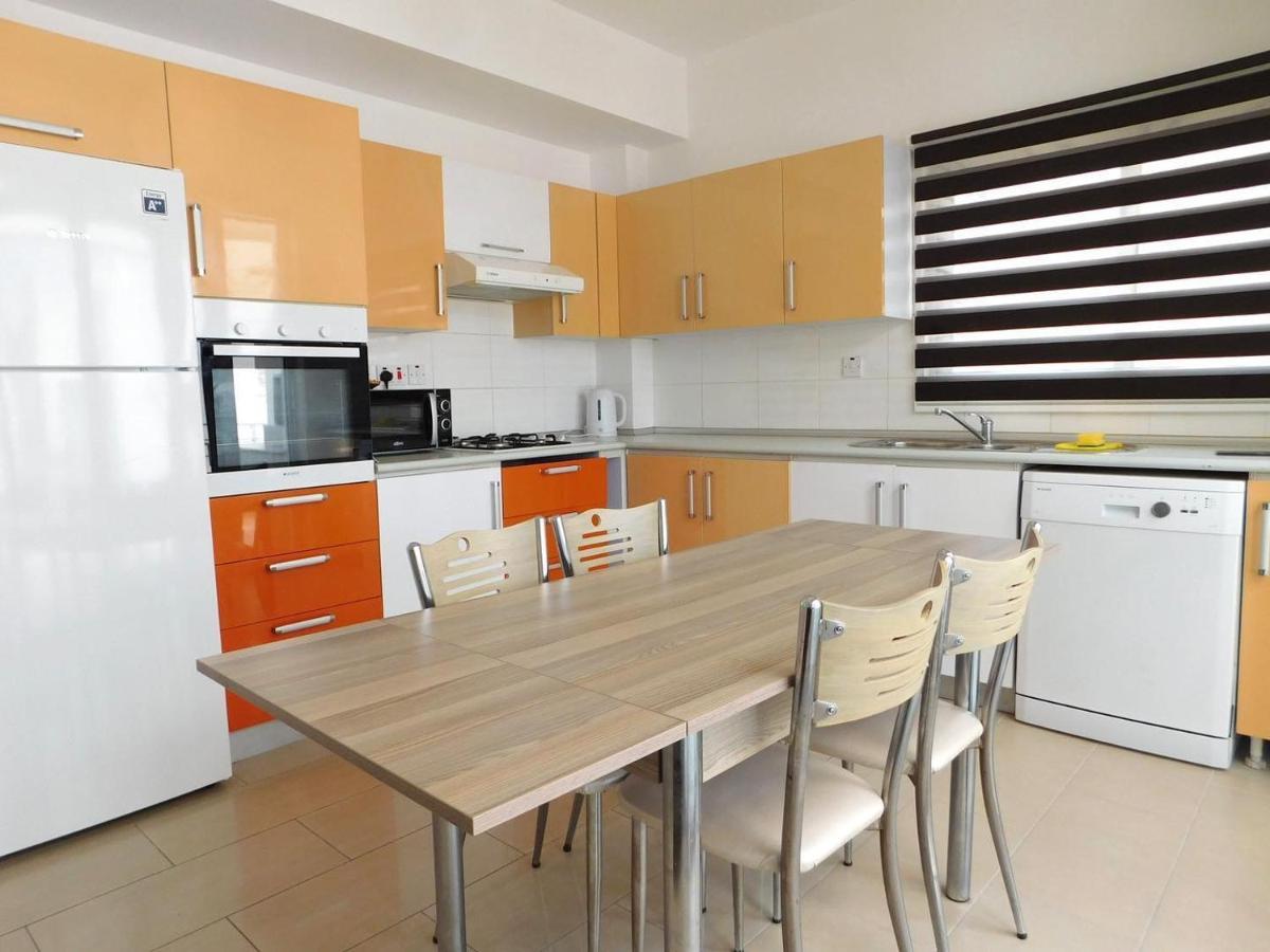 Rix Apartments كيرينيا المظهر الخارجي الصورة