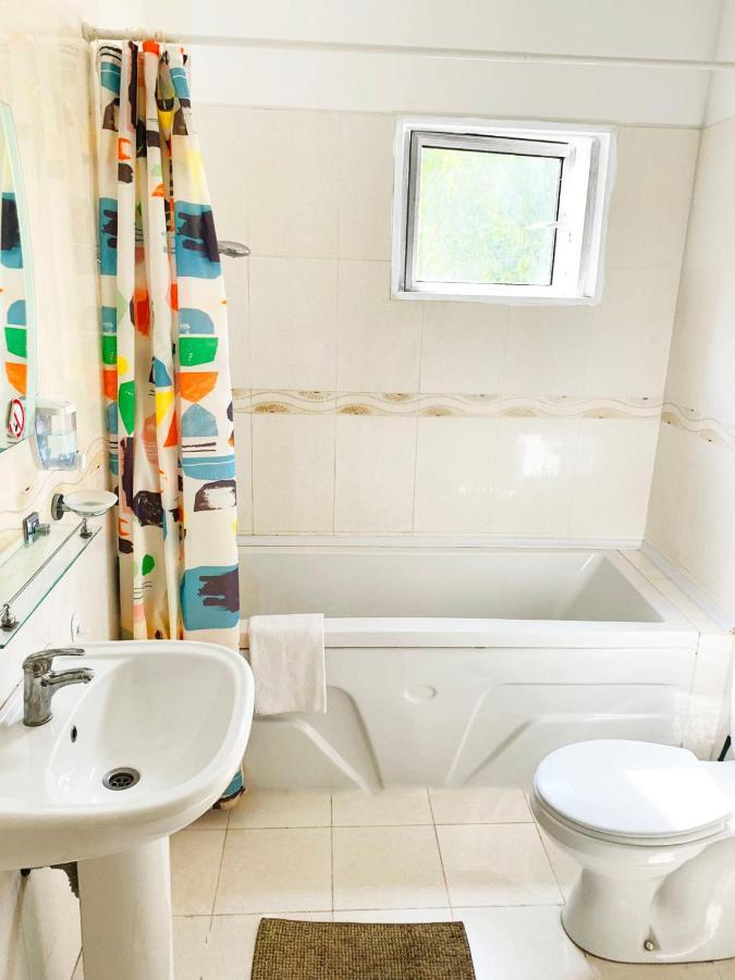 Rix Apartments كيرينيا المظهر الخارجي الصورة